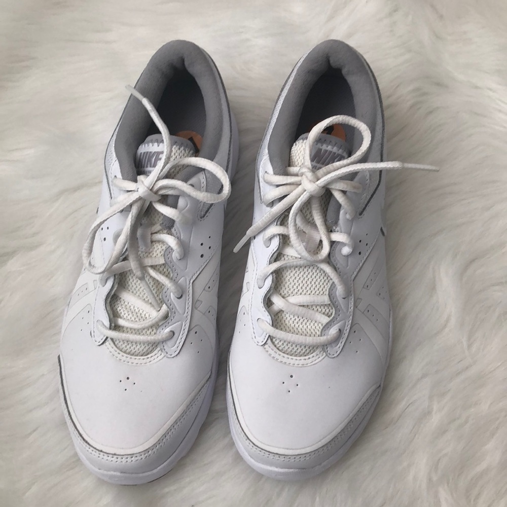 N E W | Nike Walking Running Shoes Sneakers - Picture 2 of 6